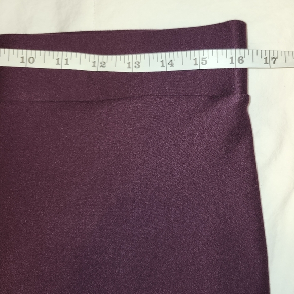 Torrid Premium Ponte high waisted stretch pencil skirt in size 00 (10) - Picture 8 of 10